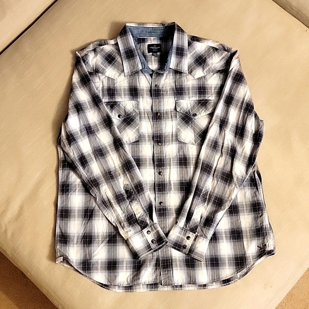 AEO pearl snap button down shirt
